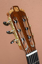 Kopfplatte mit Schlangenholz und Intarsien